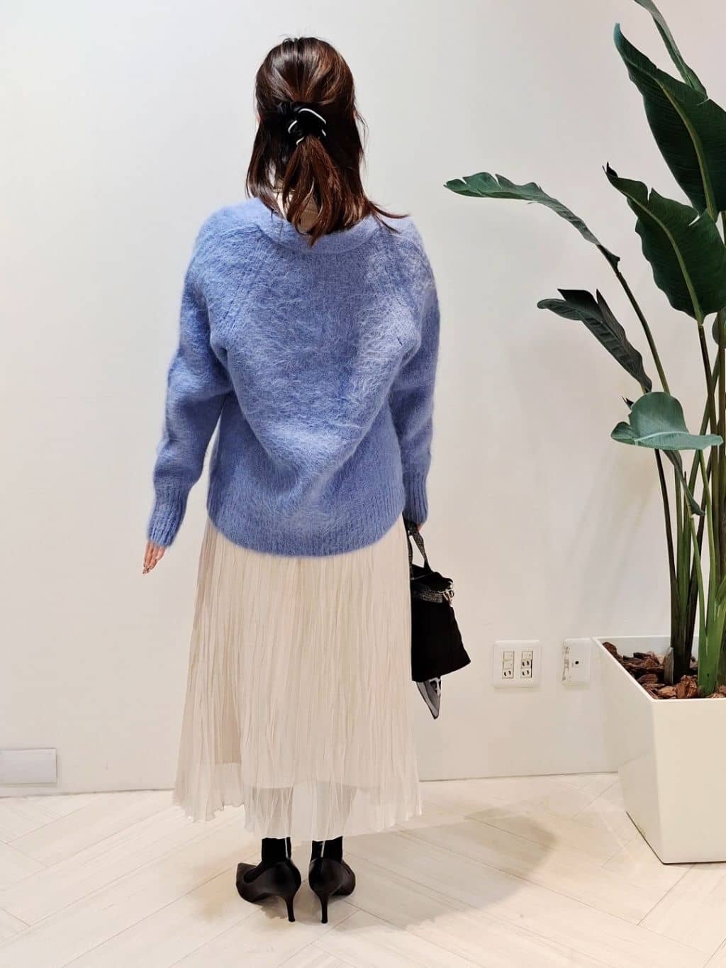 YuKaRiさんの「UNTITLED｜【ゆったり】アルパカ混シャギー カーディガン」を使ったコーディネート
