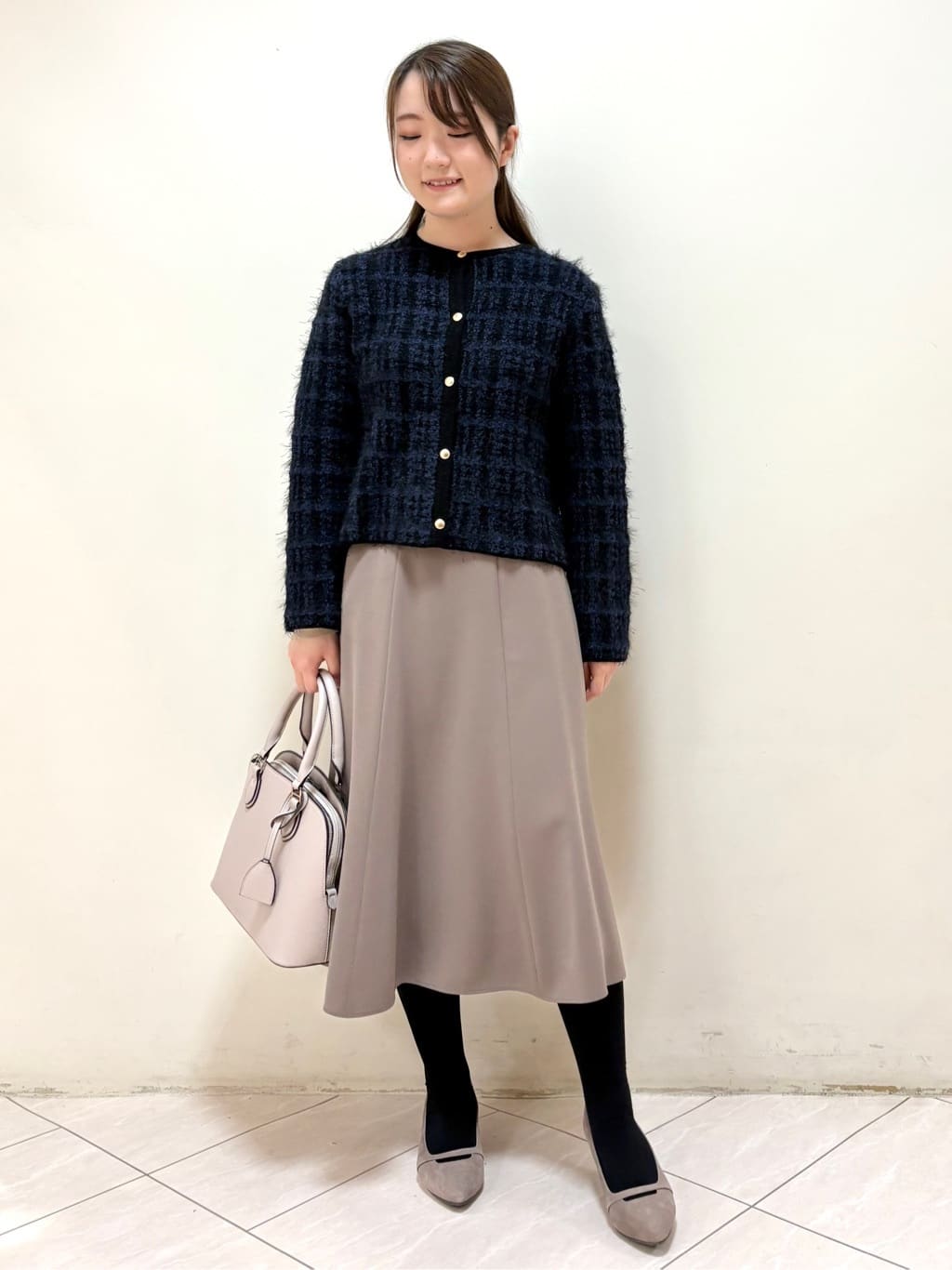 mikiさんの「Reflect｜【お食事会やお出かけに◎】ふんわりジャカード編みカーディガン」を使ったコーディネート