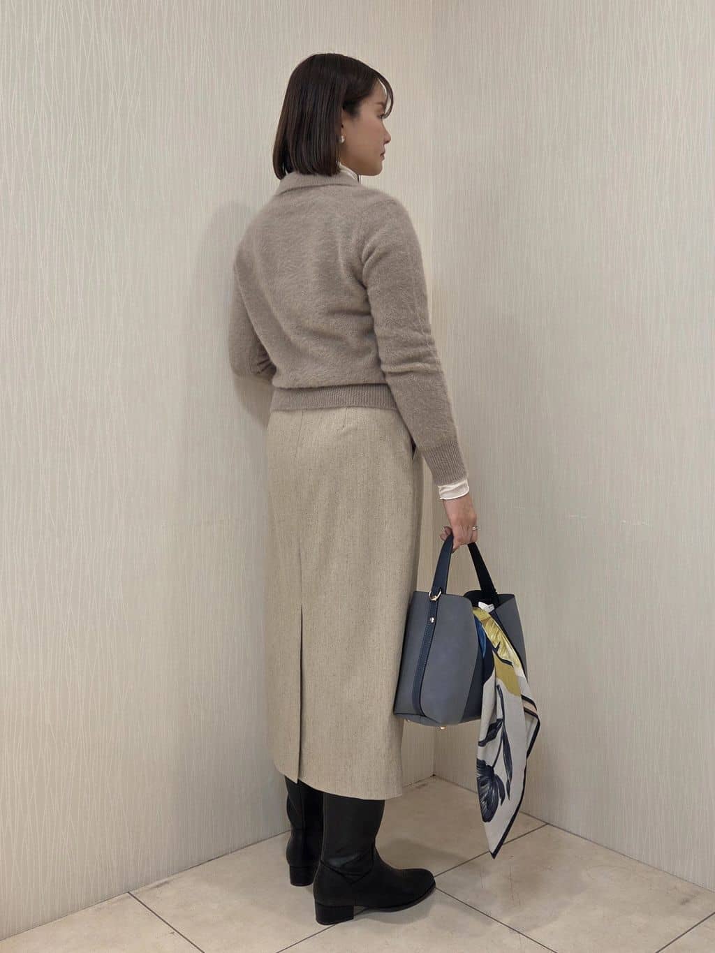 naokoさんの「UNTITLED｜【ふわふわニット/オンオフ使える】フォックスカシミヤ衿付きカーディガン」を使ったコーディネート