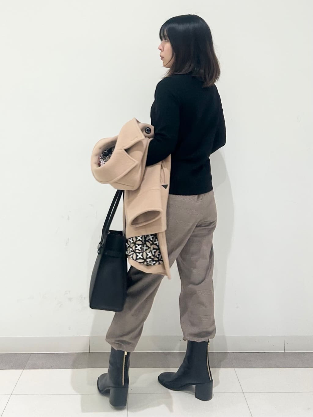 とりみさんの「DRESSTERIOR｜テーパードパンツ」を使ったコーディネート