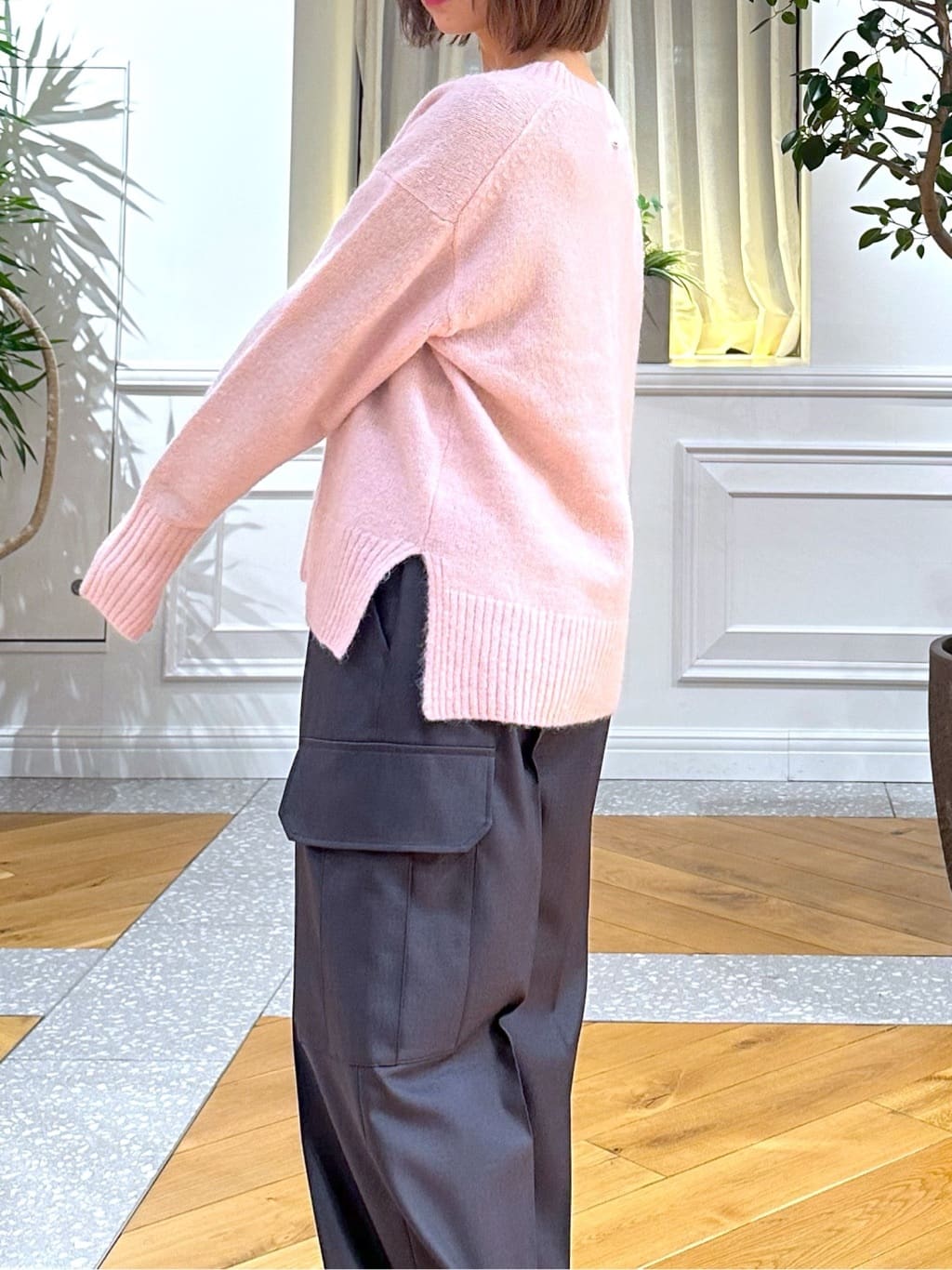 なべこさんの「DRESSTERIOR｜アルパカブレンドVネックニット」を使ったコーディネート