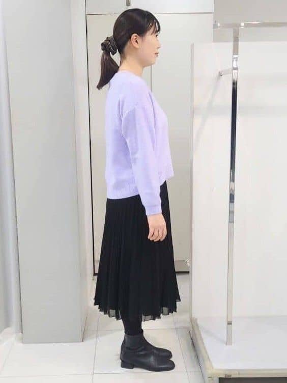 AZUSAさんの「Reflect｜【選べる5色／ゆったりシルエット】Vネックスパンコールニット」を使ったコーディネート