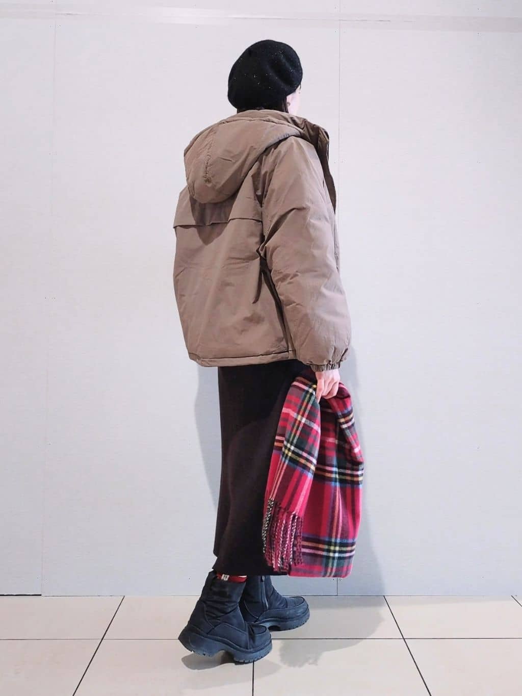 miomioさんの「SHOO･LA･RUE｜【撥水/あったか】たっぷり着られる 中綿モンスターショートコート」を使ったコーディネート