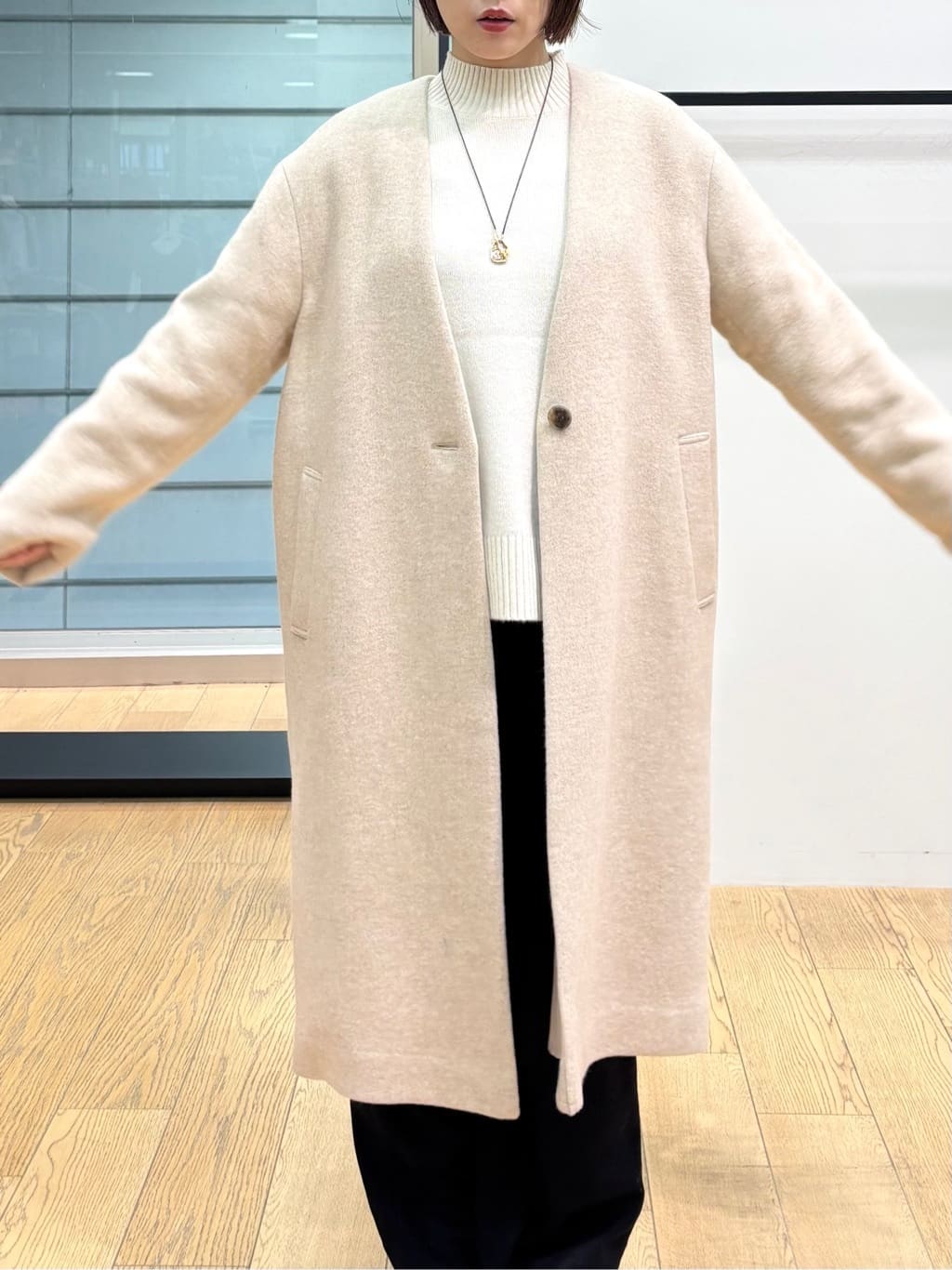 asamiさんの「INDIVI｜【冬ニット人気NO．1！／カシミヤ混】ミドルゲージハイネックニット」を使ったコーディネート