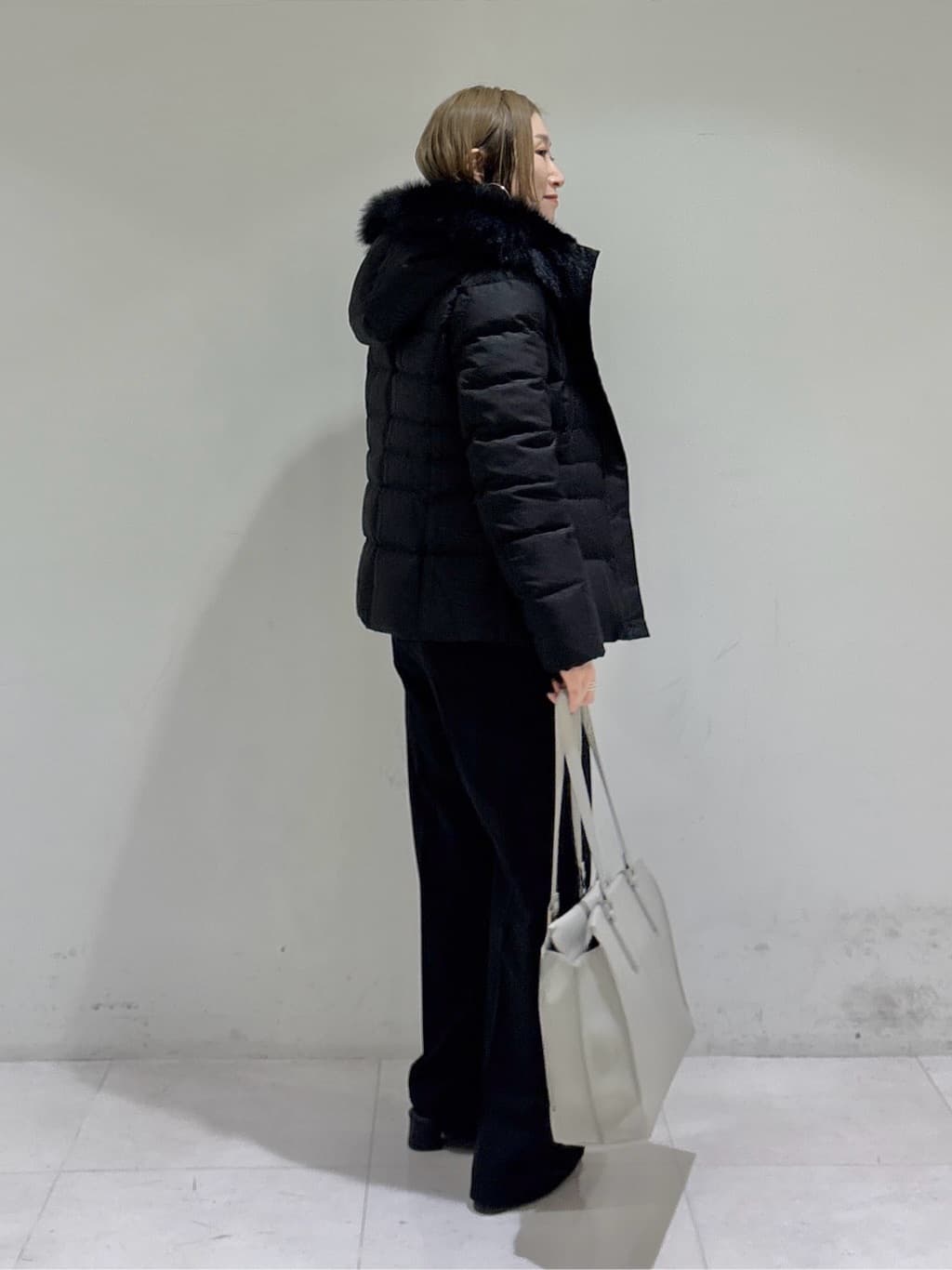kotakiさんの「INDIVI｜【名品／撥水／抗菌防臭】ショート丈リサイクルダウンコート」を使ったコーディネート