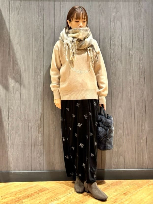meiさんの「SHOO･LA･RUE｜【洗濯機可/S-LL】もちもちタッチ スウェットライクロゴニット」を使ったコーディネート