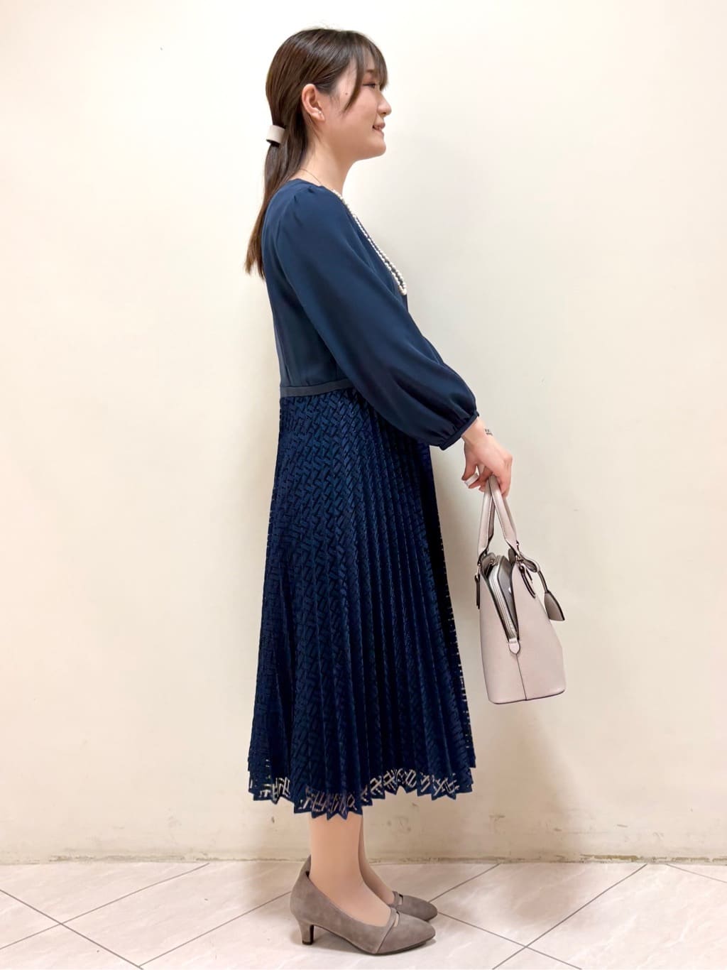 mikiさんの「Reflect｜【SS-4Lサイズ】シフォン&times;幾何柄レースプリーツワンピース」を使ったコーディネート