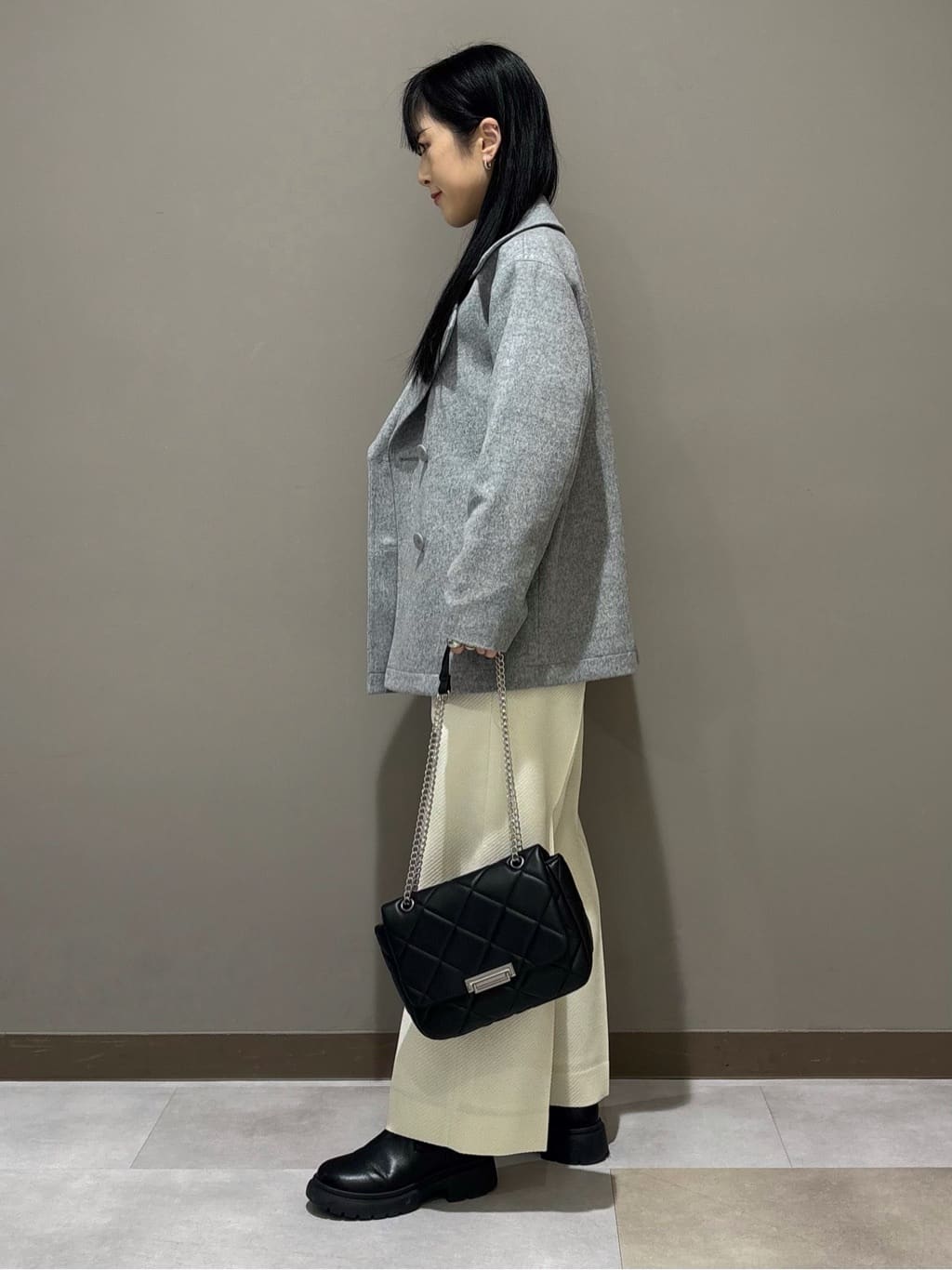KEIKOさんの「INDIVI｜【軽やか／ゆったり】ウール混ショートトレンチコート」を使ったコーディネート