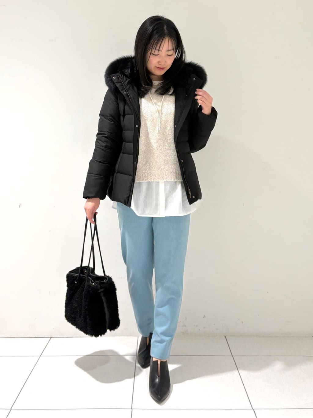 momokoさんの「INDIVI｜【洗える／ラメ／意匠感】ミックスブークレニット」を使ったコーディネート