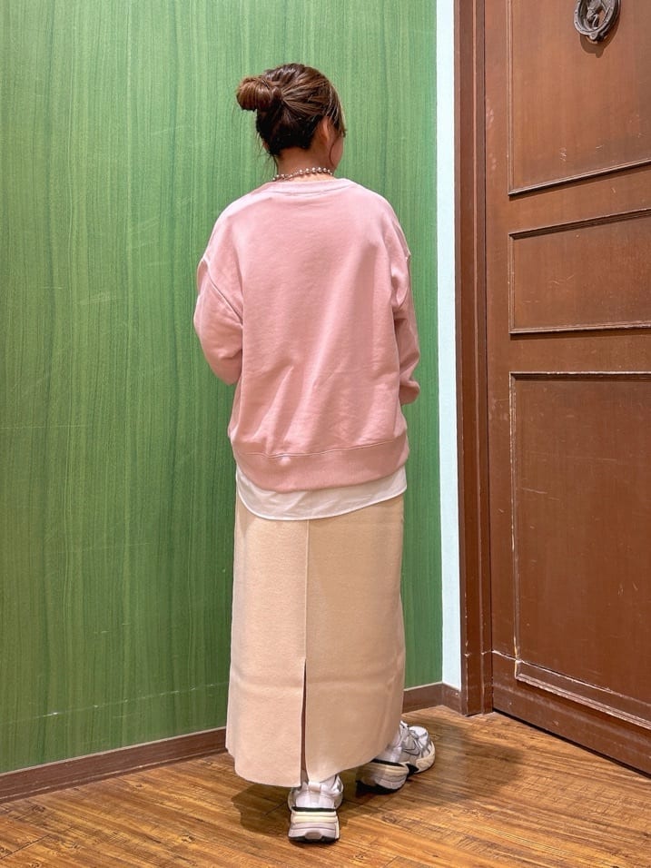 かおりさんの「SHOO･LA･RUE｜【S-LL】カジュアルすぎない大人のフォト刺繍裏毛スウェット」を使ったコーディネート