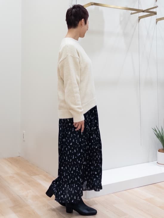 シュウコさんの「grove｜華やぎ冬ニット　ミニスパンコールフェザーニット」を使ったコーディネート