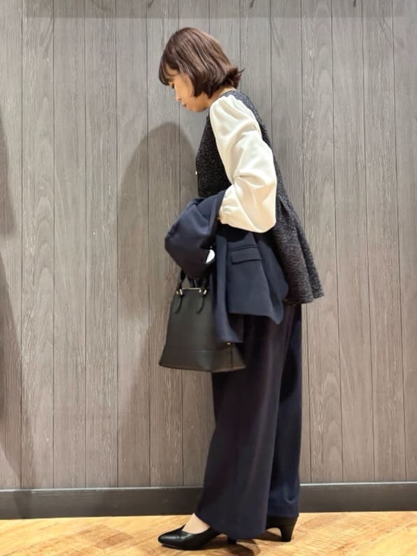 meiさんの「SHOO･LA･RUE｜【洗濯機可/セットアップ可/S-3L】きちんと楽に。カットジョーゼットノーカラージャケット」を使ったコーディネート