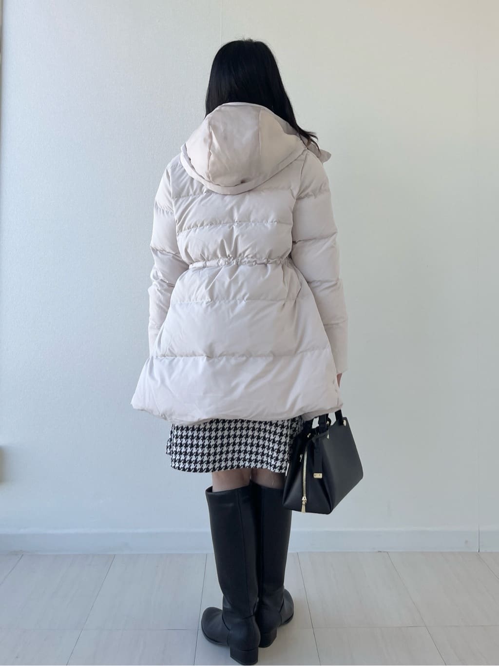 Mori Moriさんの「index｜ショルダーチュールフリルハイネックニット【洗濯機OK／抗ピル】」を使ったコーディネート