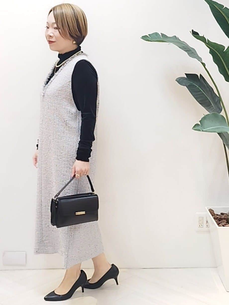 s u g iさんの「UNTITLED｜【洗える/細見え】ツイード ジャンパースカート」を使ったコーディネート