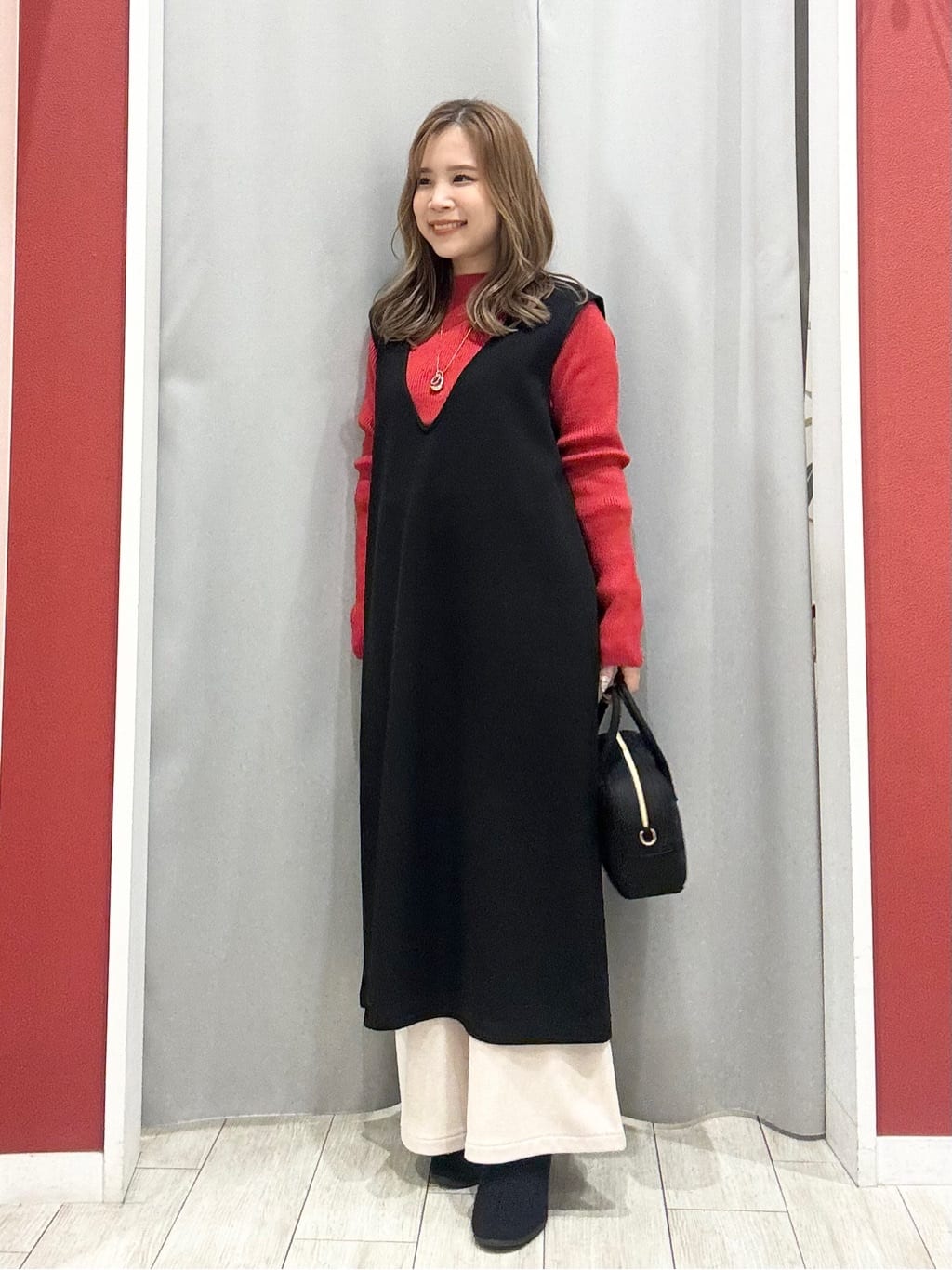 shioさんの「SHOO･LA･RUE｜【2点セット/洗濯機可】時短でコーデが決まる ジャンドレ+リブインナー」を使ったコーディネート