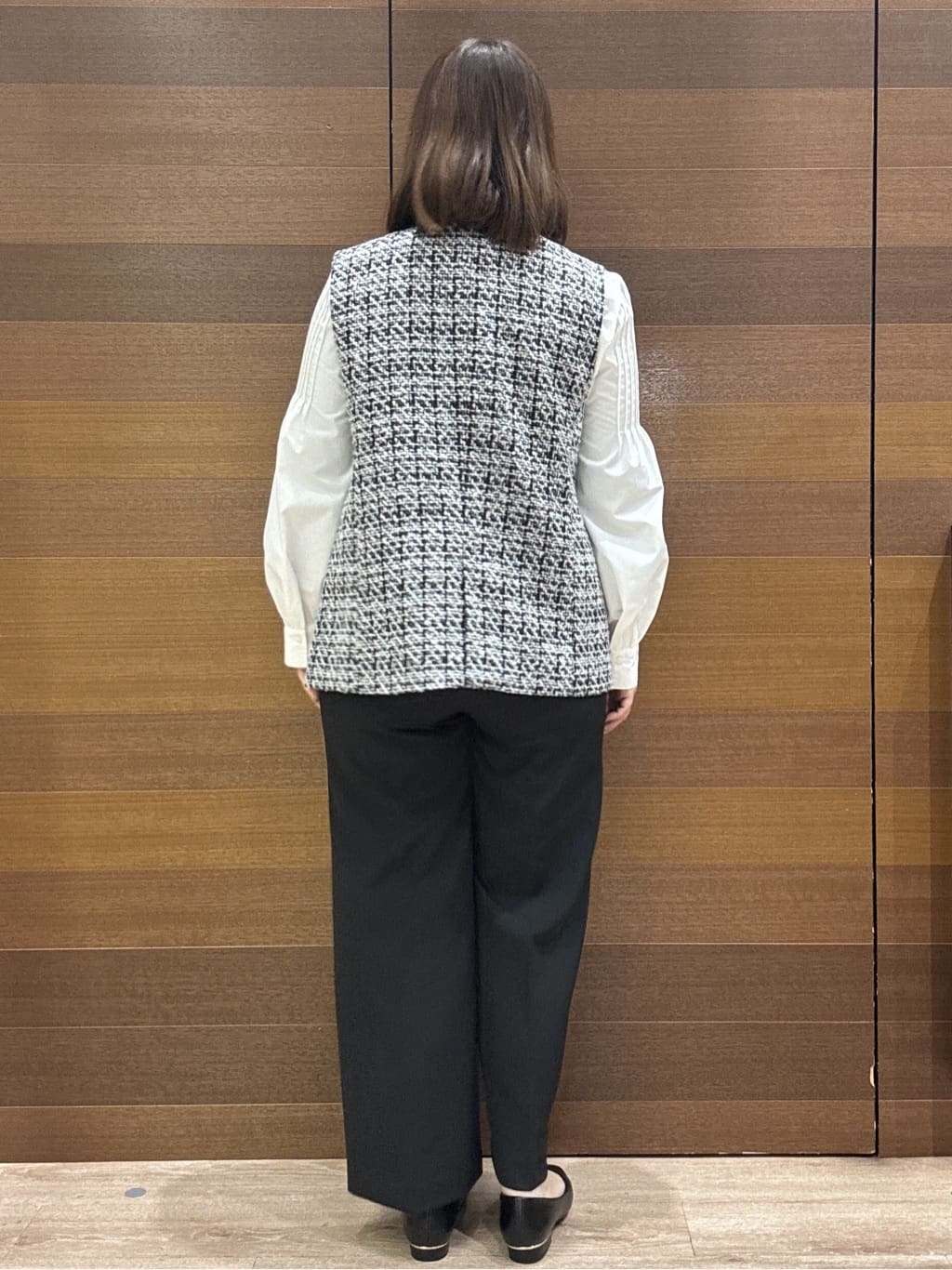 yumeさんの「OPAQUE.CLIP｜《通勤対応》ツイードジレ【洗える】」を使ったコーディネート