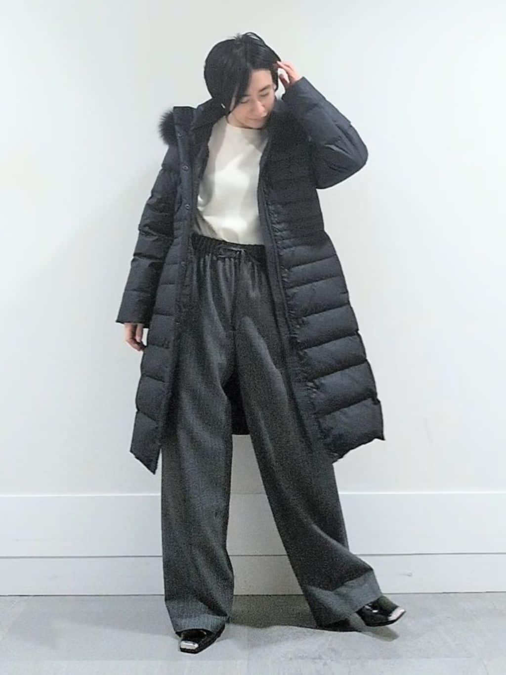 ミズタさんの「UNTITLED｜【はっ水機能/フード取り外し可/防寒】ロングダウンコート」を使ったコーディネート