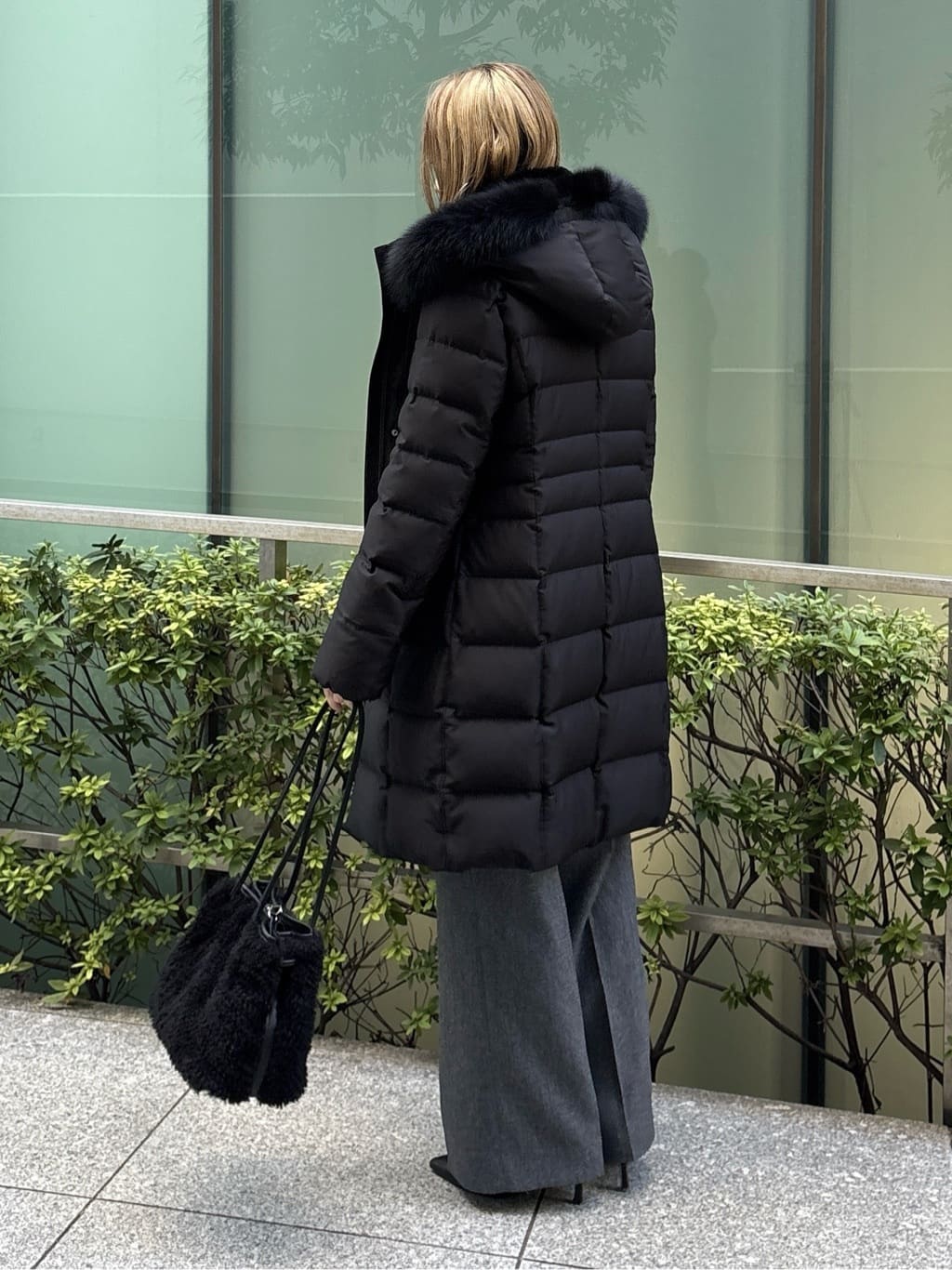 kotakiさんの「INDIVI｜【名品／撥水／抗菌防臭】ロング丈リサイクルダウンコート」を使ったコーディネート