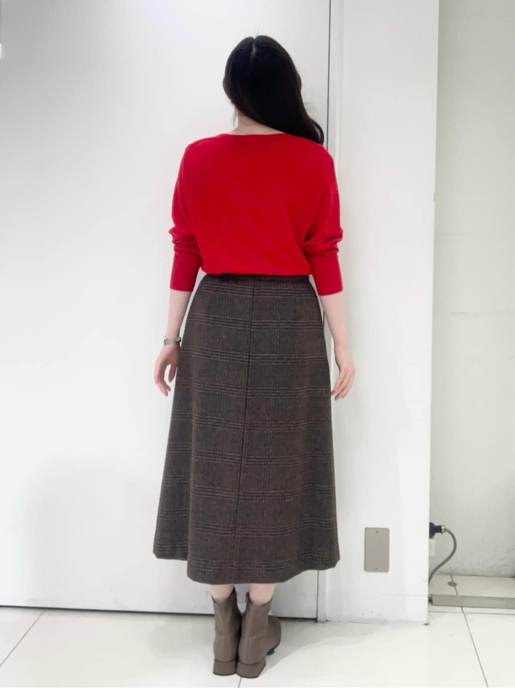 moeさんの「UNTITLED｜【ふんわり/タイト見え】グレンチェックスカート」を使ったコーディネート