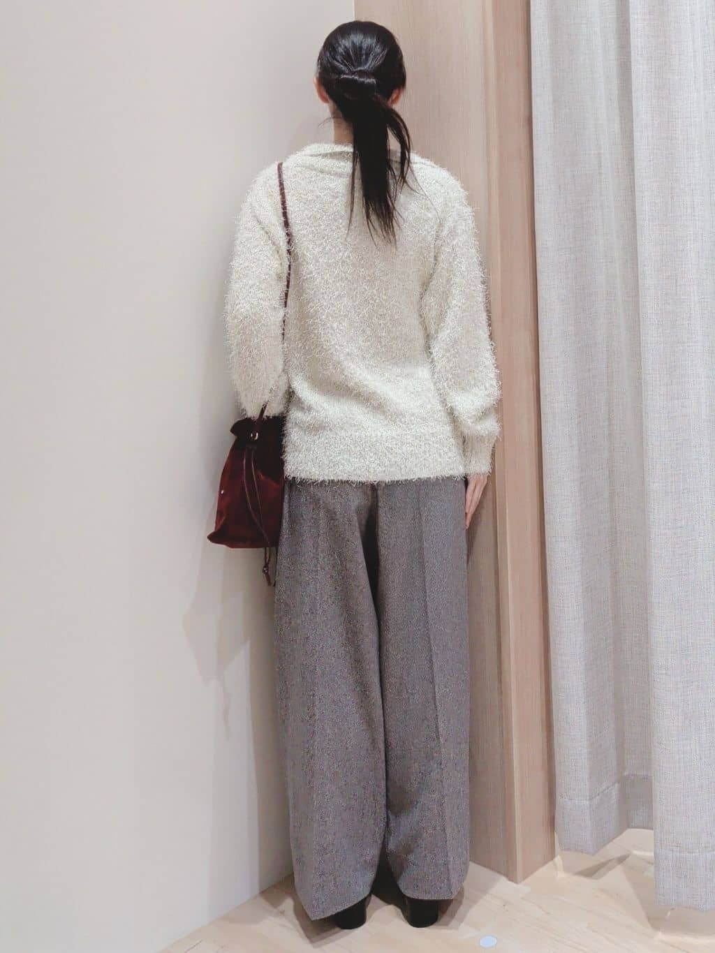 Yuiさんの「grove｜【最終お値下げ！！】ラメフェザーヤーン オープンカラーニット」を使ったコーディネート