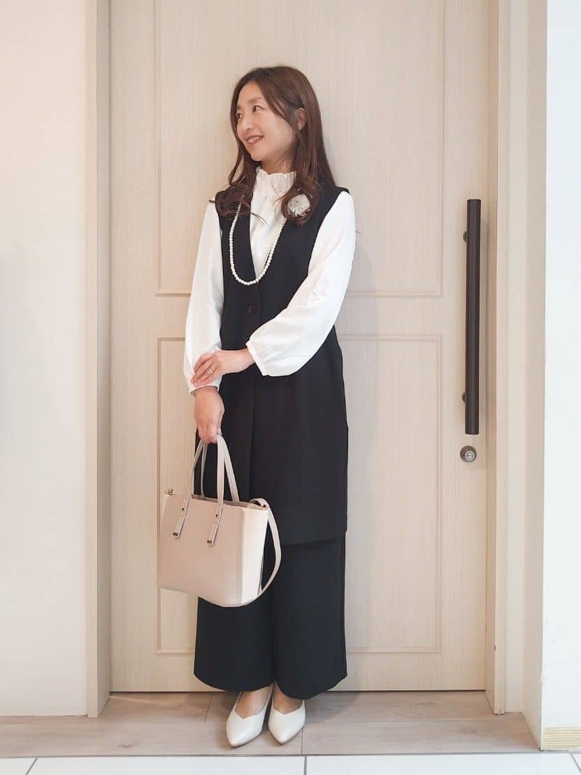 mi-saさんの「SHOO･LA･RUE｜【洗濯機可】上品で華やか スタンドフリルブラウス」を使ったコーディネート