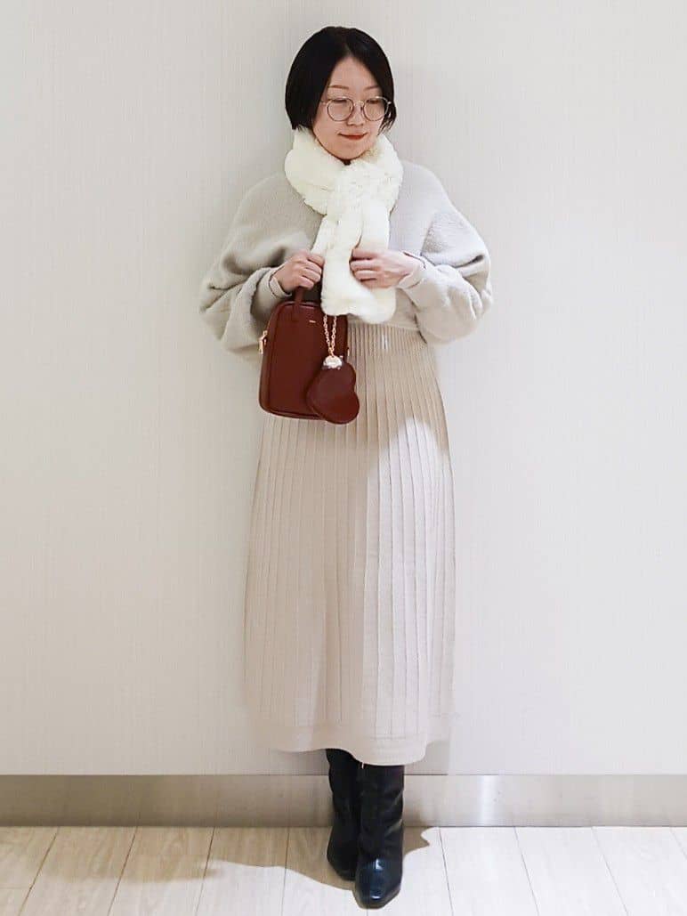 KaHoさんの「index｜ラメフェザープルオーバーセット ニットワンピース【洗濯機OK】《XS～LL》」を使ったコーディネート