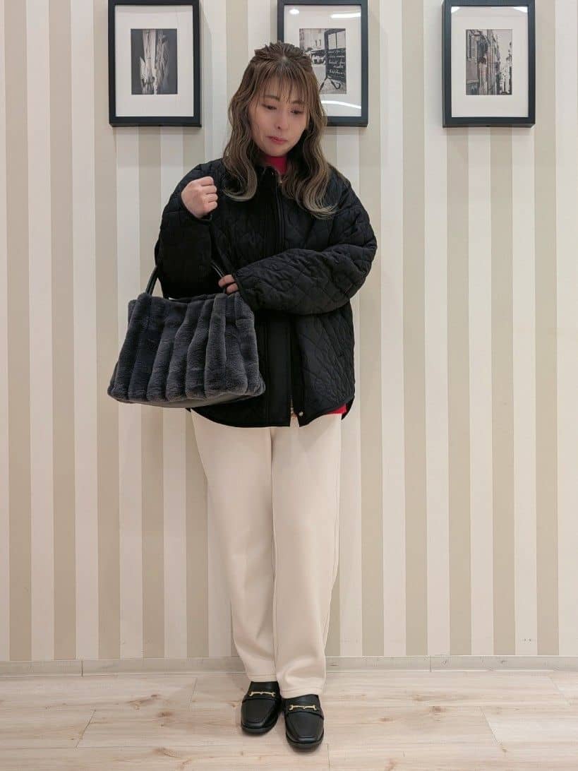 otaさんの「SHOO･LA･RUE｜【洗濯機可/S-LL】厚すぎない　ゆったりシンプルもちもちニット」を使ったコーディネート