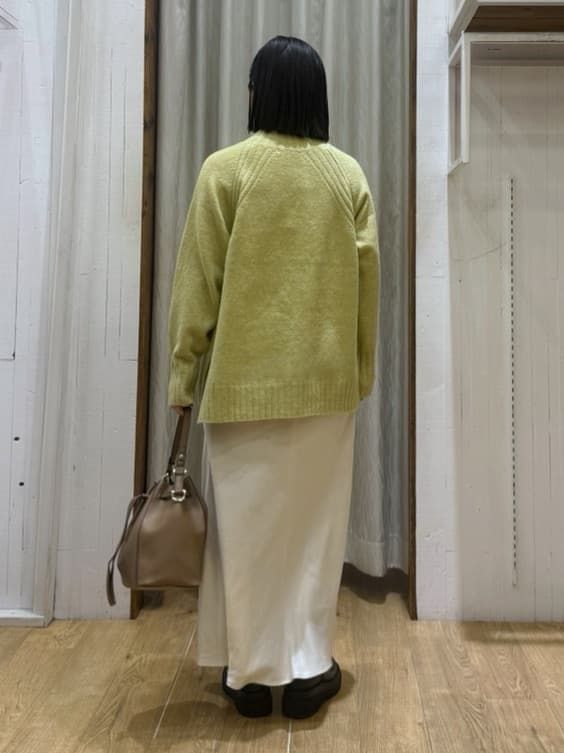 chさんの「THE SHOP TK｜ふんわり柔らかきれい色 ウール混ハイネックニット」を使ったコーディネート