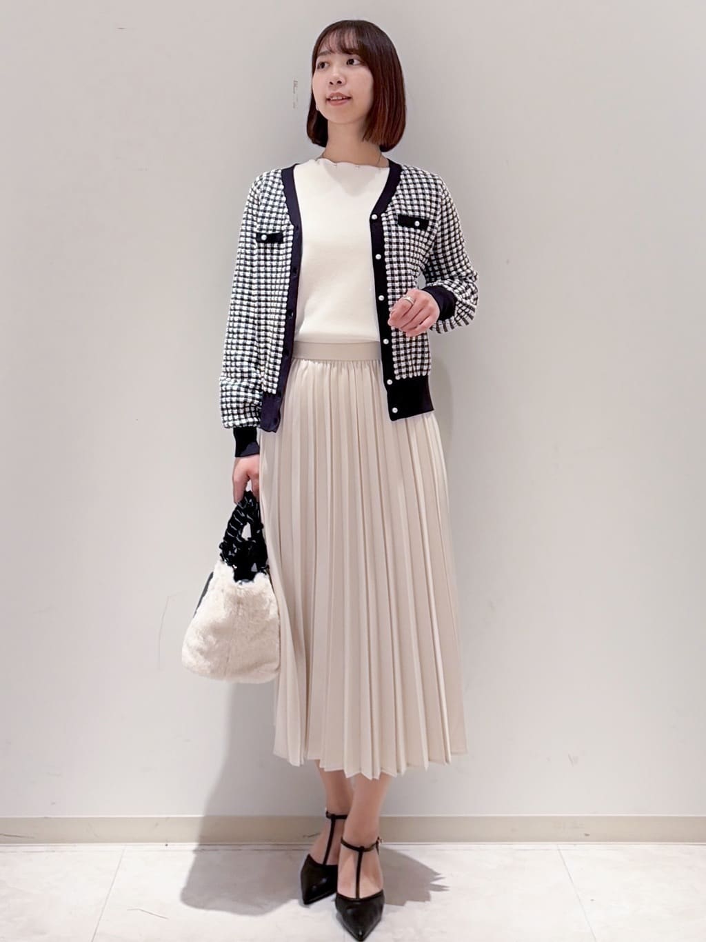 yurinaさんの「index｜ラメスカラップビジューデザインニット【洗濯機OK】《6col／S～LL》」を使ったコーディネート