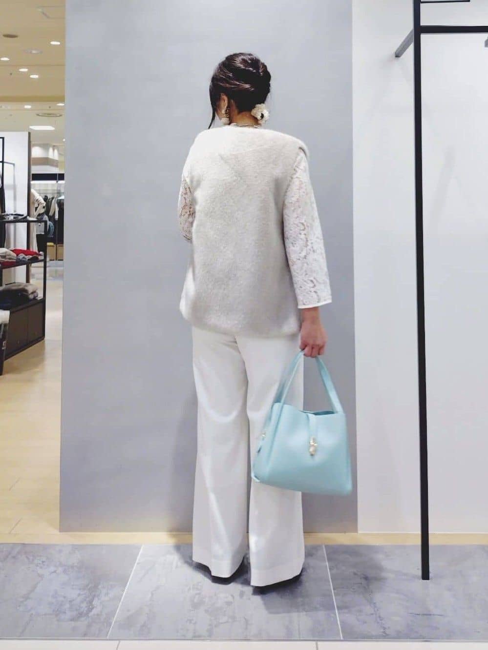 TOMOMIさんの「INDIVI｜【新作褒められパンツ】快温ワイドパンツ」を使ったコーディネート