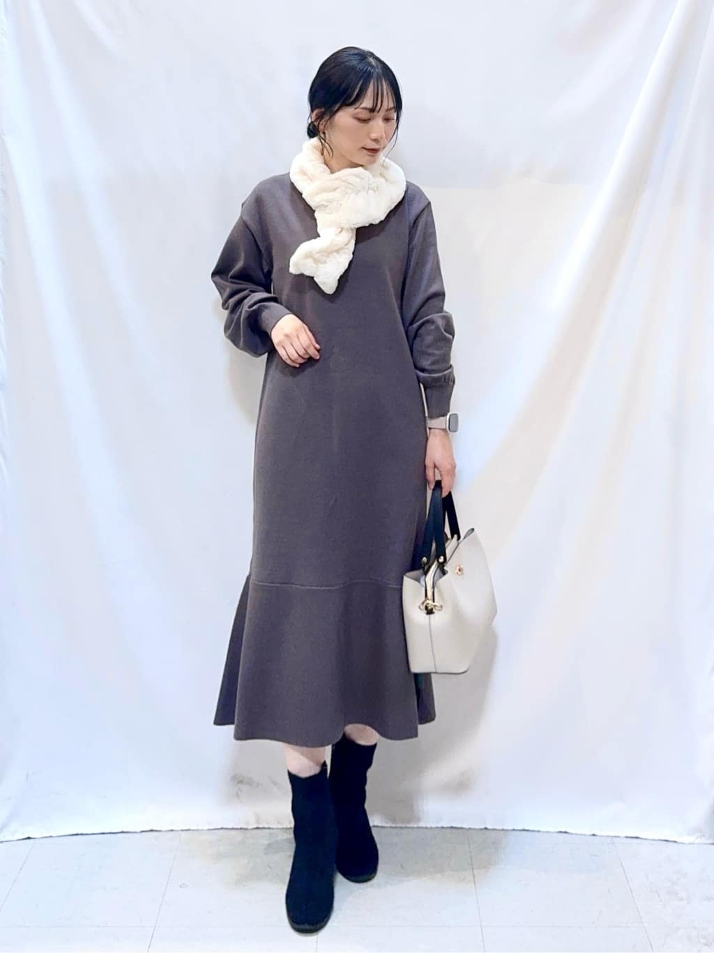 𝐇𝐢𝐫𝐨𝐦𝐢さんの「SHOO･LA･RUE｜【撥水/洗える】ショートフーディーダウン」を使ったコーディネート