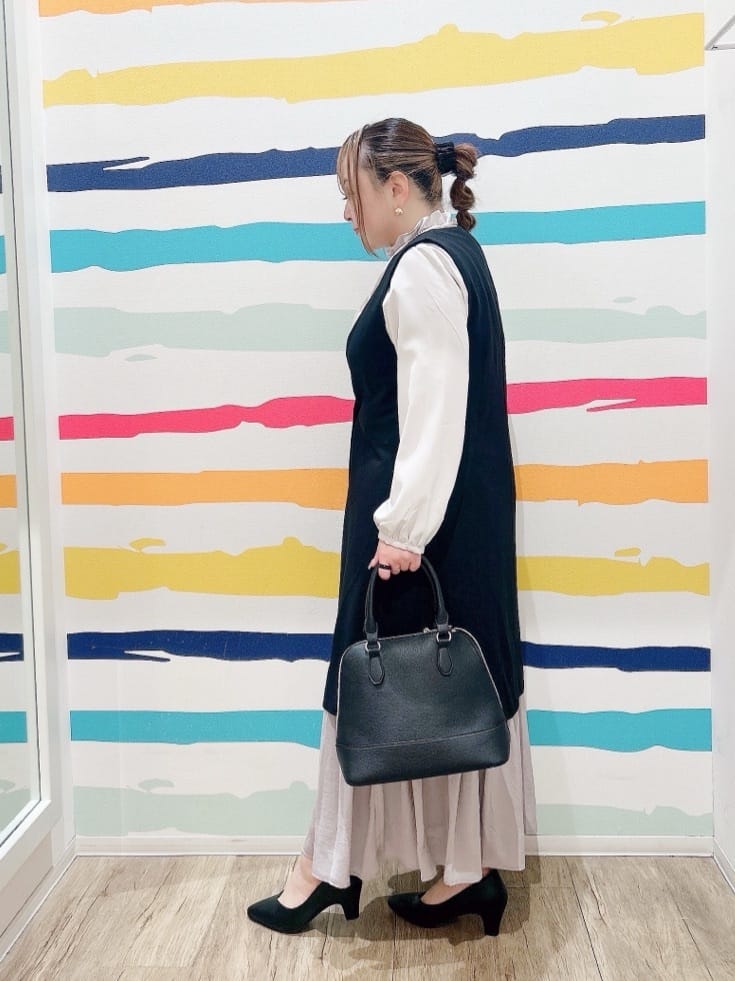 Peeさんの「SHOO･LA･RUE｜【洗濯機可/セットアップ可/S-3L】きちんと楽に。カットジョーゼット ロングジレ」を使ったコーディネート