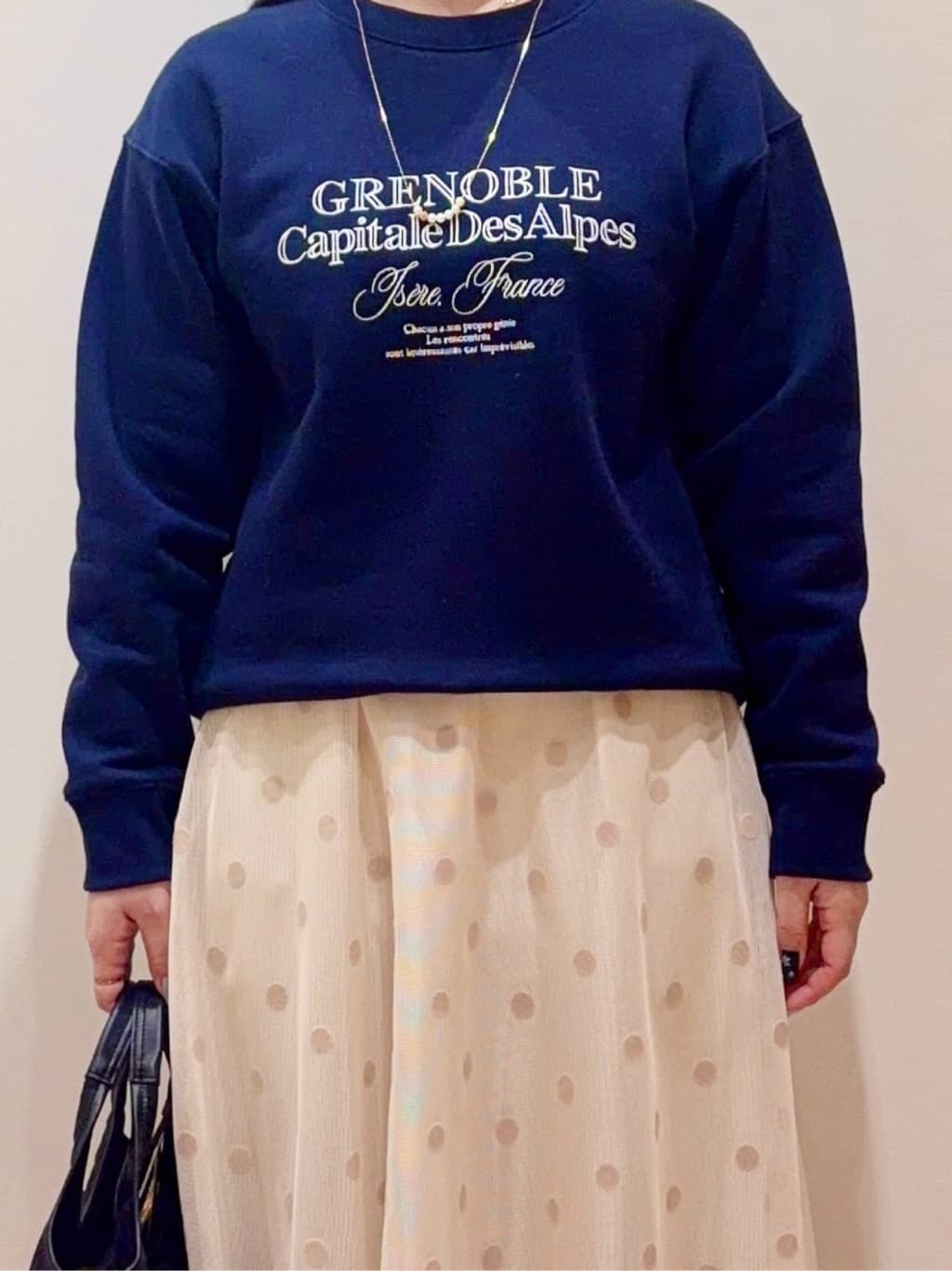 minamiさんの「grove｜プレッピーロゴ裏起毛スウェット」を使ったコーディネート