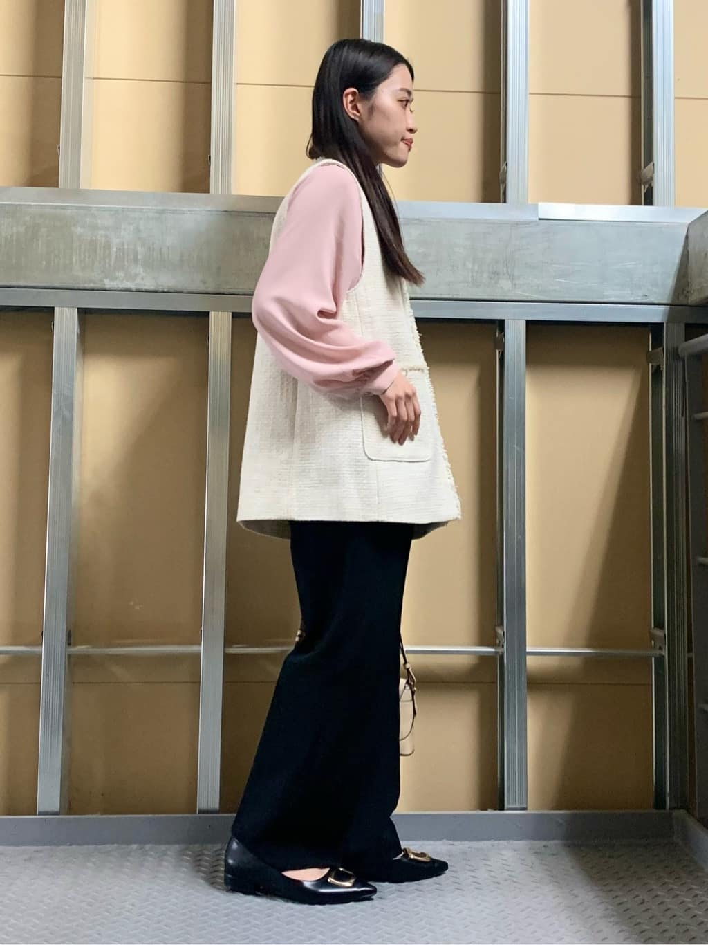 sahoさんの「THE SHOP TK｜【フォーマルにもカジュアルにも】ツイードジレ」を使ったコーディネート