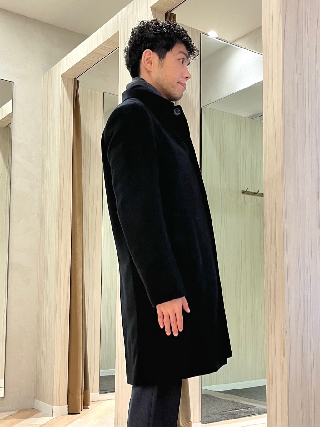 URAさんの「TAKEO KIKUCHI｜カシミヤブレンド ビーバー調ステンカラーコート」を使ったコーディネート