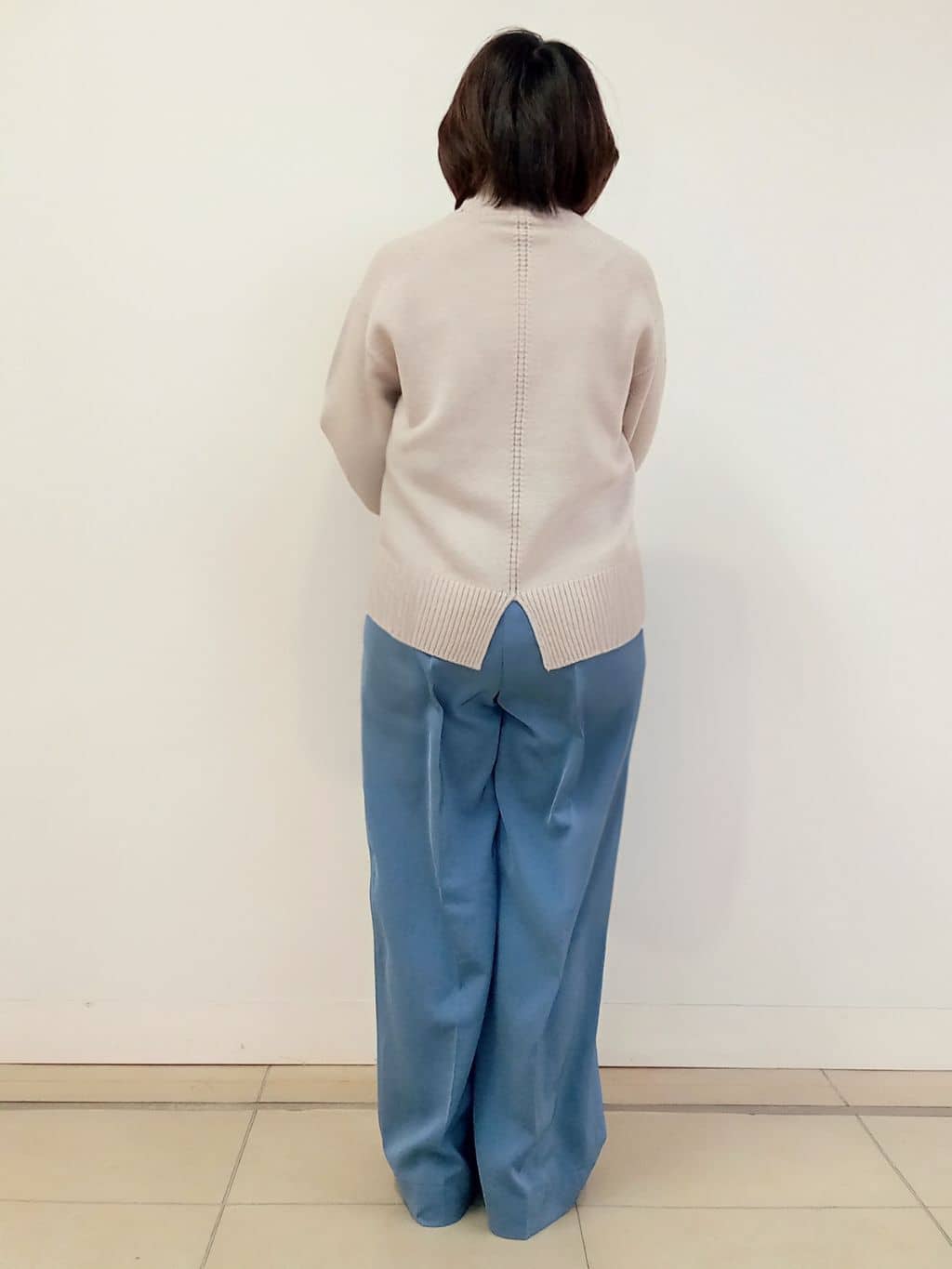 emiさんの「DRESSTERIOR｜◆【ウォッシャブル/ウエストゴム】サテンイージーパンツ」を使ったコーディネート
