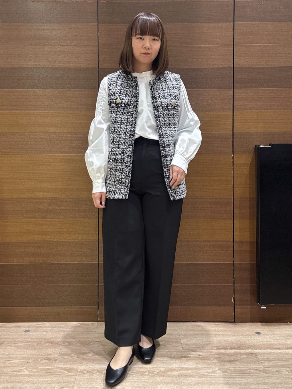 yumeさんの「OPAQUE.CLIP｜《通勤対応》ツイードジレ【洗える】」を使ったコーディネート