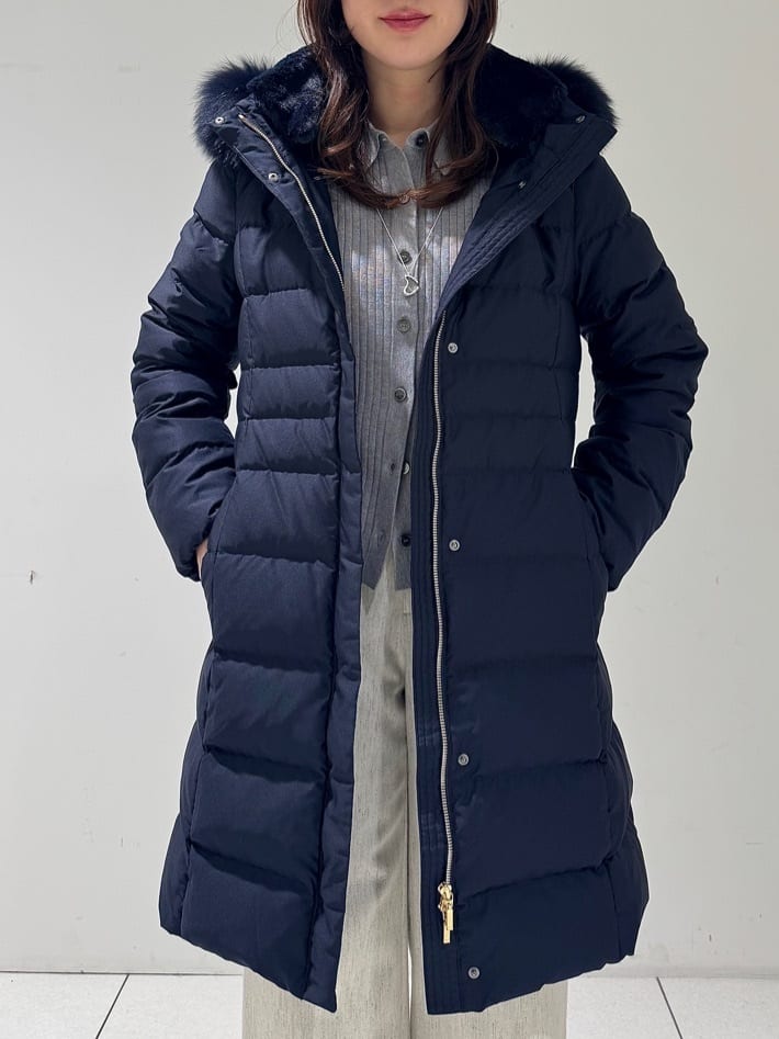 そんさんの「INDIVI｜【名品／撥水／抗菌防臭】ロング丈リサイクルダウンコート」を使ったコーディネート