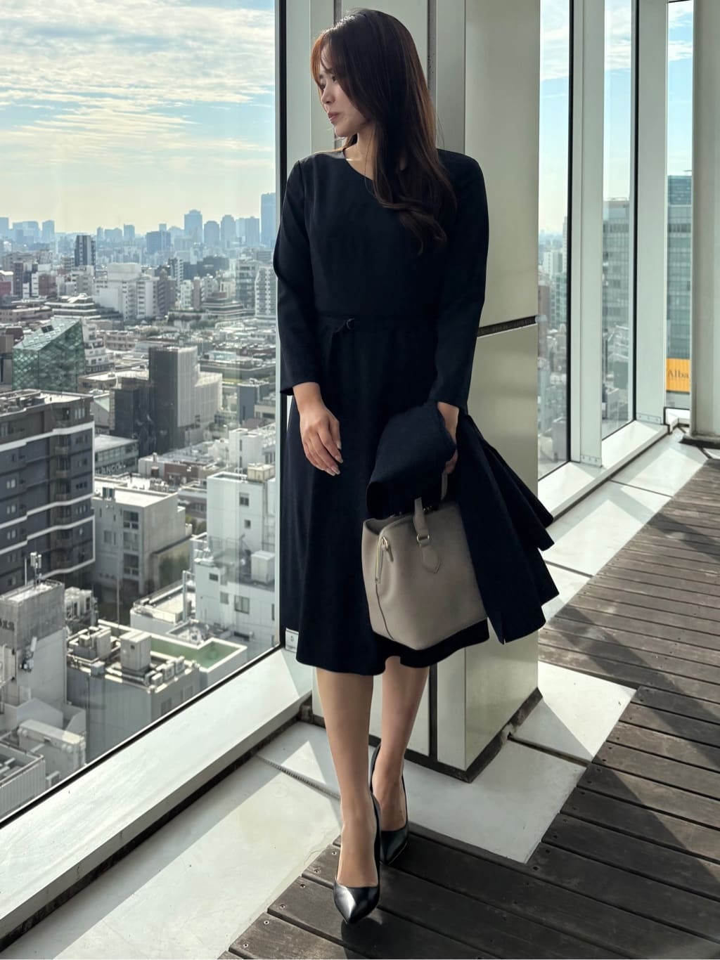 MISAKIさんの「COUP DE CHANCE｜【手洗い可／日本製】ベルト付フレアーワンピース」を使ったコーディネート