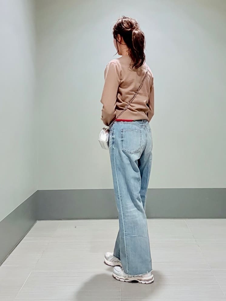 Yamaさんの「DRESSTERIOR｜センタープレス ワイドストレートデニム」を使ったコーディネート