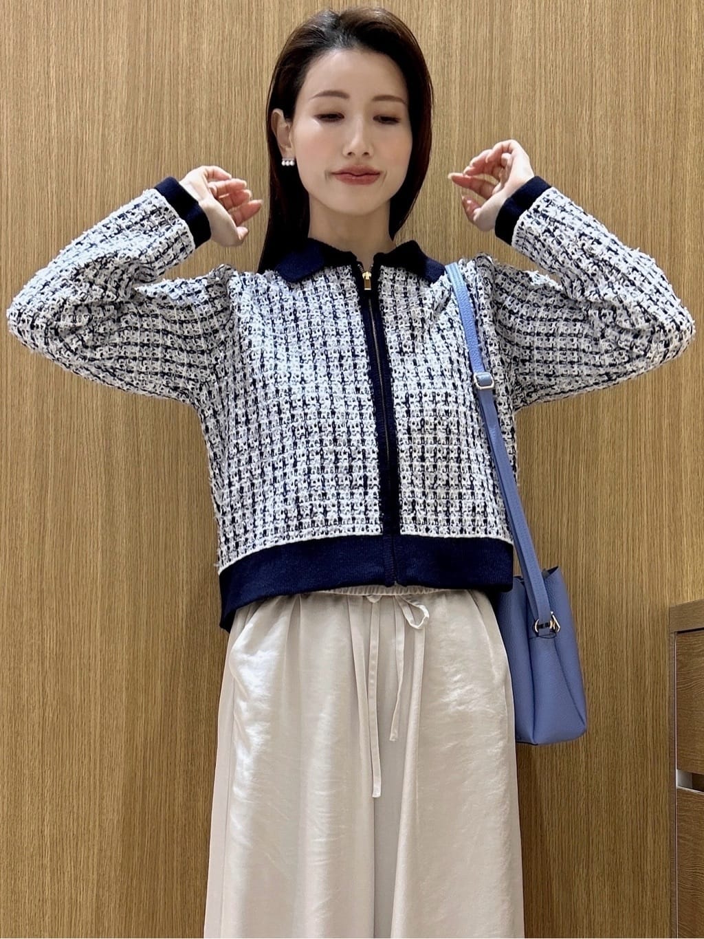 maiさんの「OPAQUE.CLIP｜ツイードライクZIPニットカーディガン」を使ったコーディネート