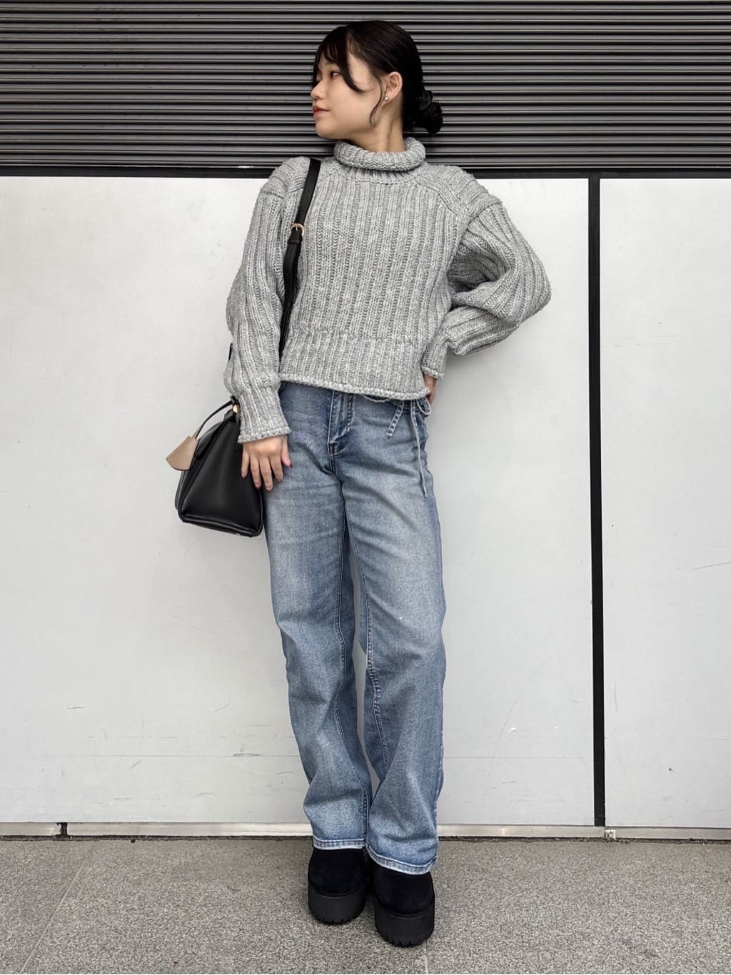 まっきーさんの「ESPERANZA｜厚底2WAYフェイクムートンサボ」を使ったコーディネート