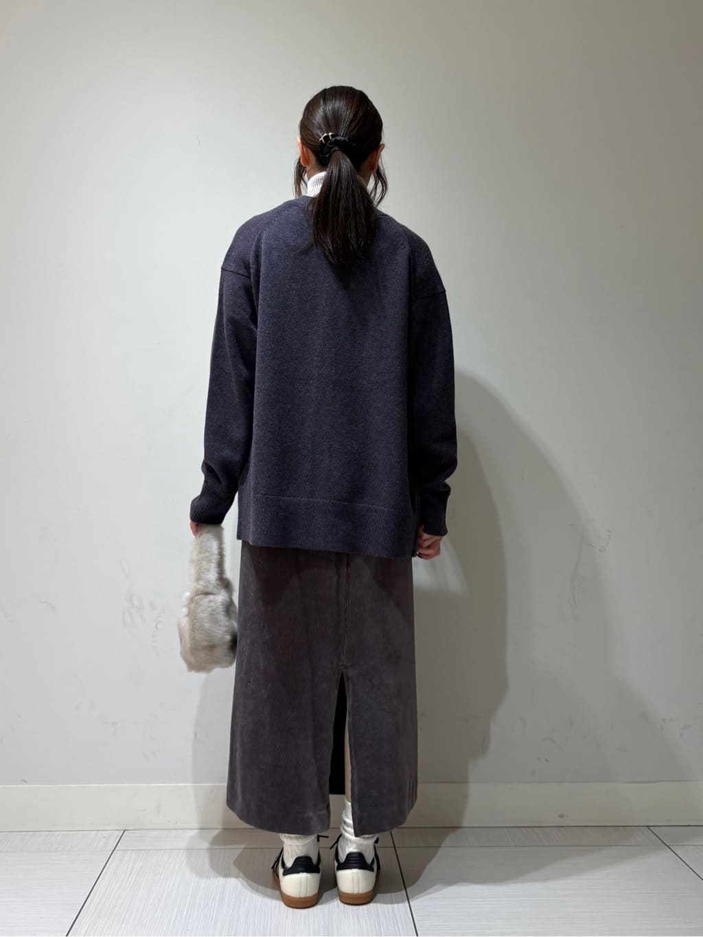 やなぎさんの「DRESSTERIOR｜◆コンパクトフェイクファーバッグ」を使ったコーディネート