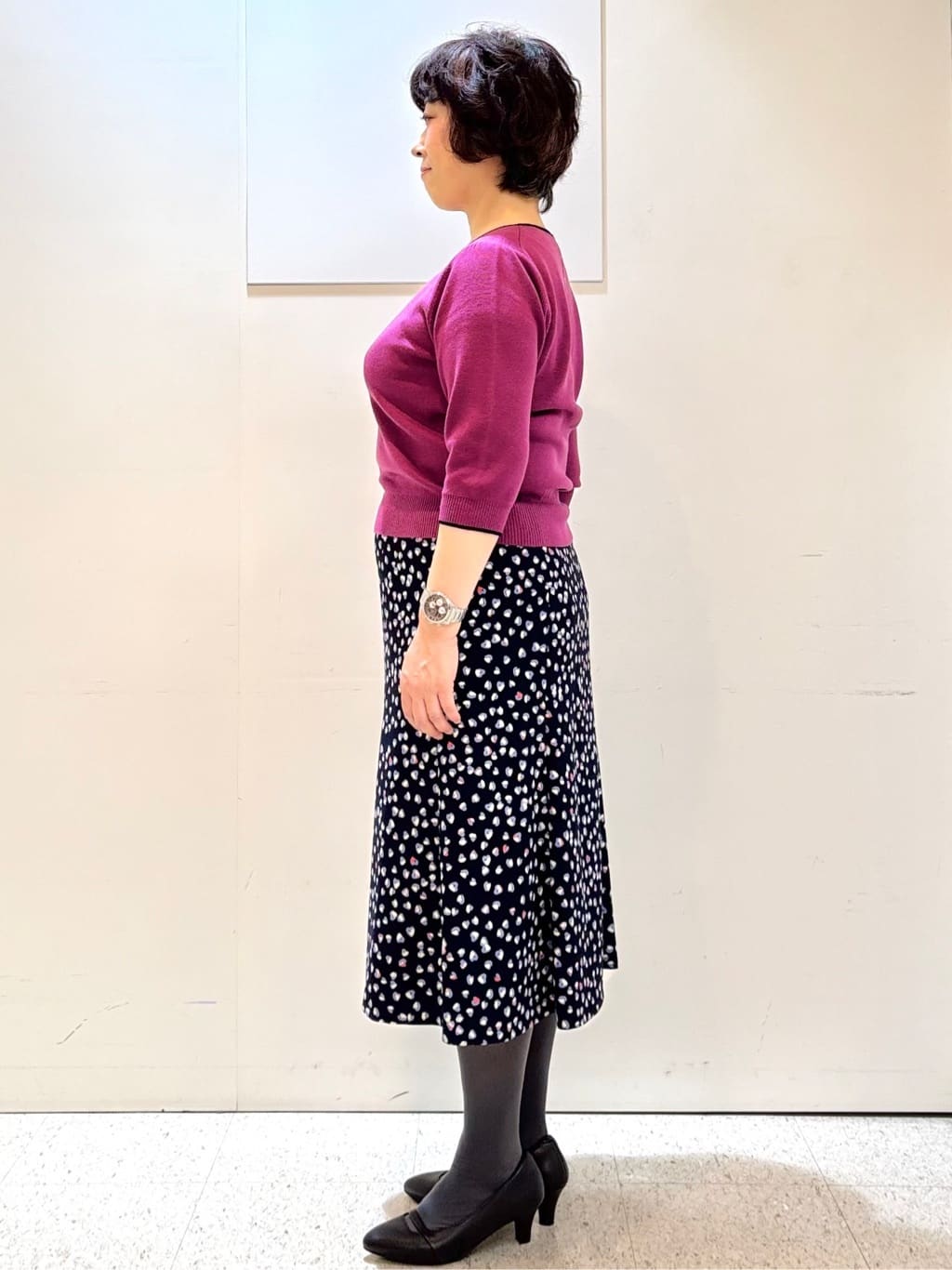 ヤスコさんの「Reflect｜【秋映え／単品使い◎／すっきり見え】ブローチ付きニットアンサンブル」を使ったコーディネート