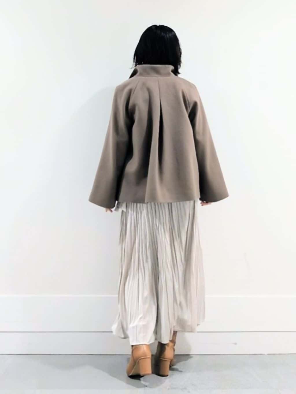 ミズタさんの「UNTITLED｜【着回しが効く／オンオフアウター】ウールショートコート」を使ったコーディネート