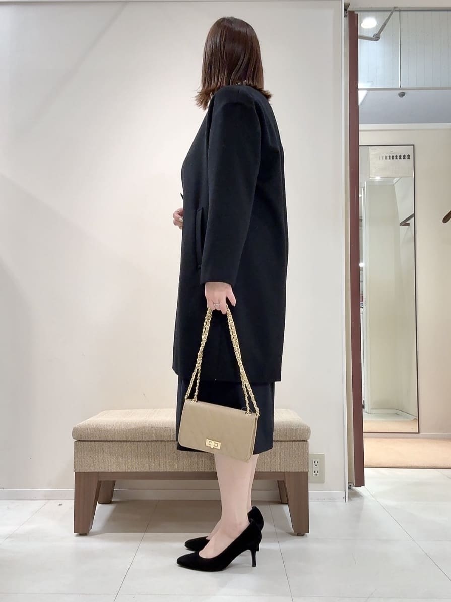 YUIさんの「UNTITLED｜◆【お呼ばれドレス/洗える】カットジャカードスリーブ ワンピース」を使ったコーディネート