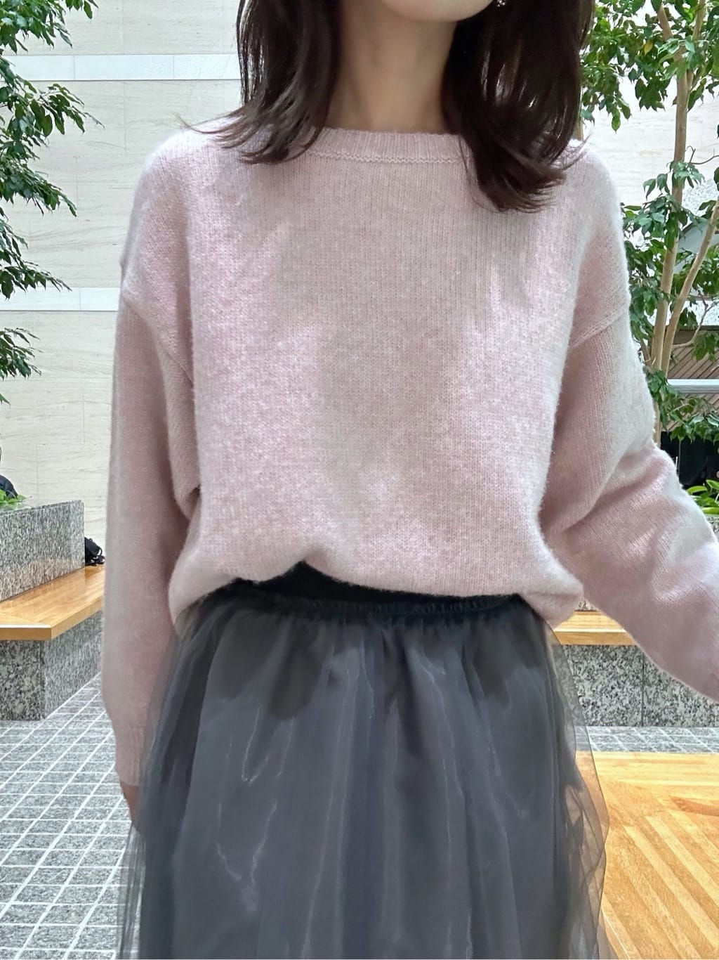 makiさんの「OPAQUE.CLIP｜リラクシークルーネックニット【洗濯機OK】」を使ったコーディネート