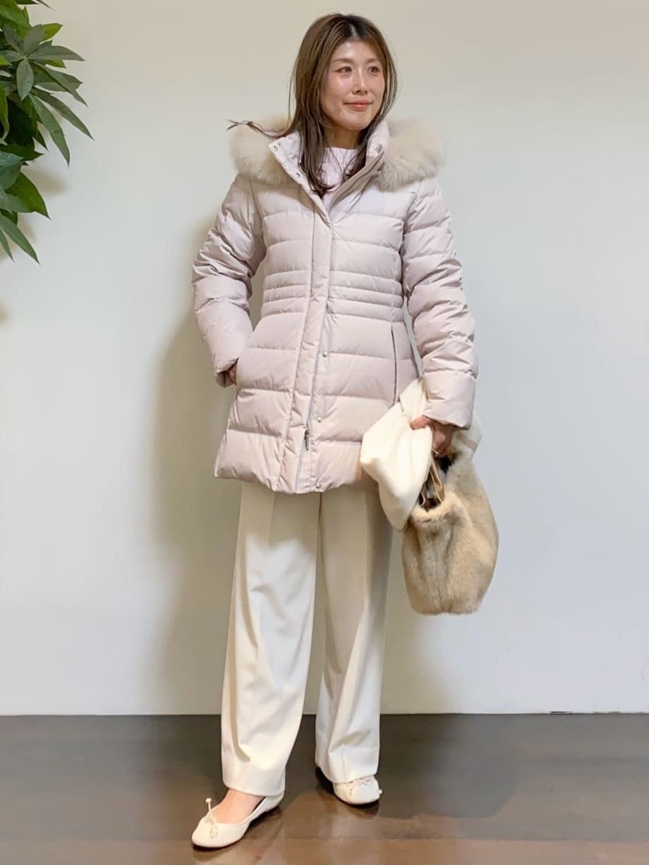 tomoさんの「UNTITLED｜【はっ水機能/フード取り外し可】ミディダウンコート」を使ったコーディネート