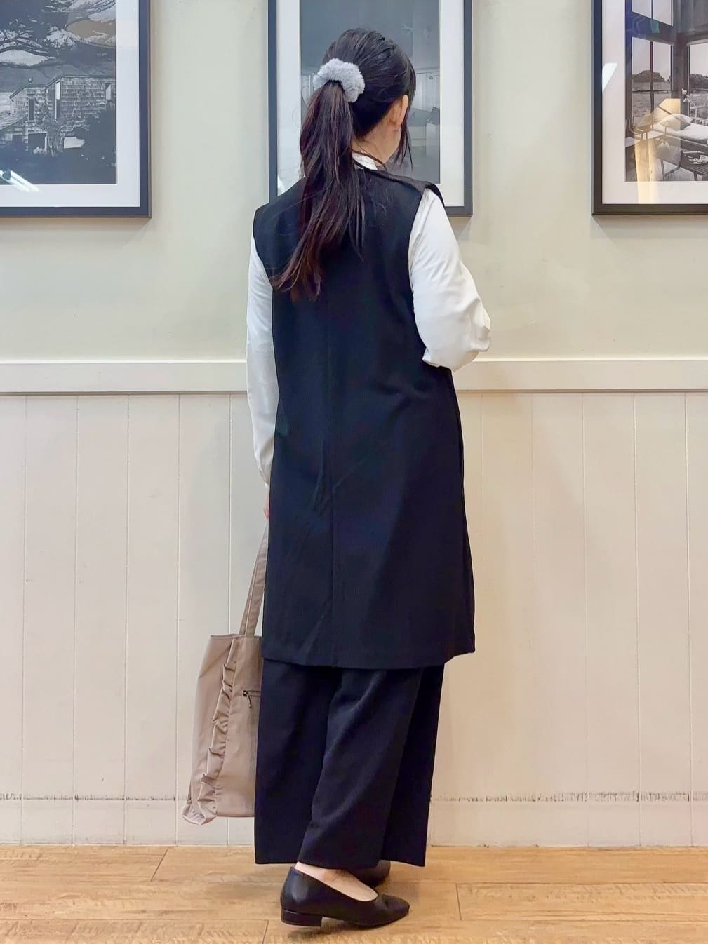 ゆうさんの「SHOO･LA･RUE｜【洗濯機可/セットアップ可/S-3L】きちんと楽に。カットジョーゼット ロングジレ」を使ったコーディネート