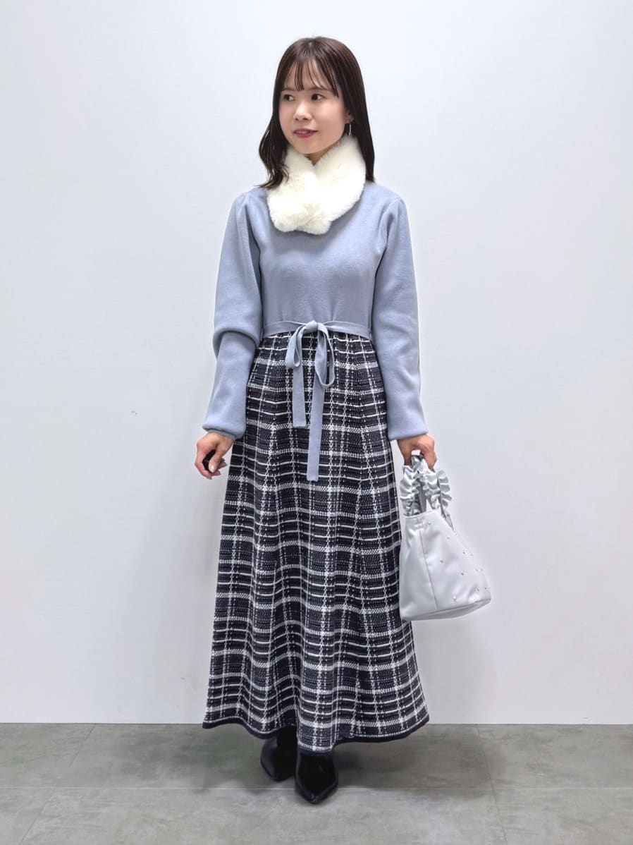 kozuさんの「index｜チェックラメジャカードニットワンピース」を使ったコーディネート